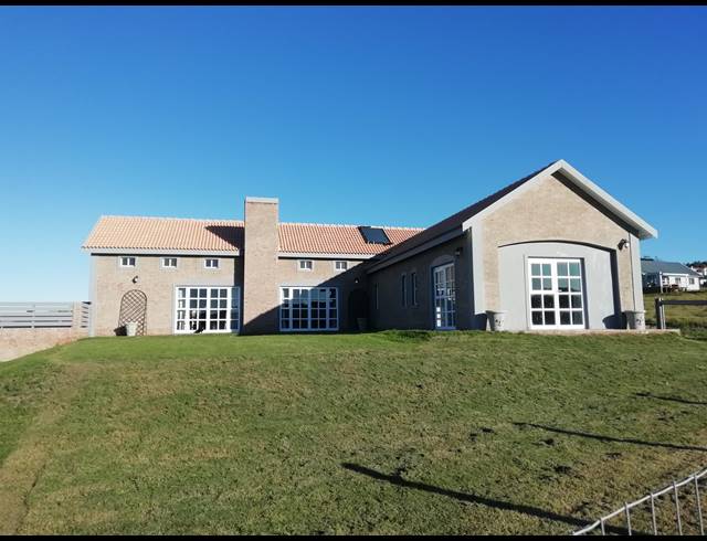 4 BEDROOM HOTEL RENTED IN COLLEEN GLEN